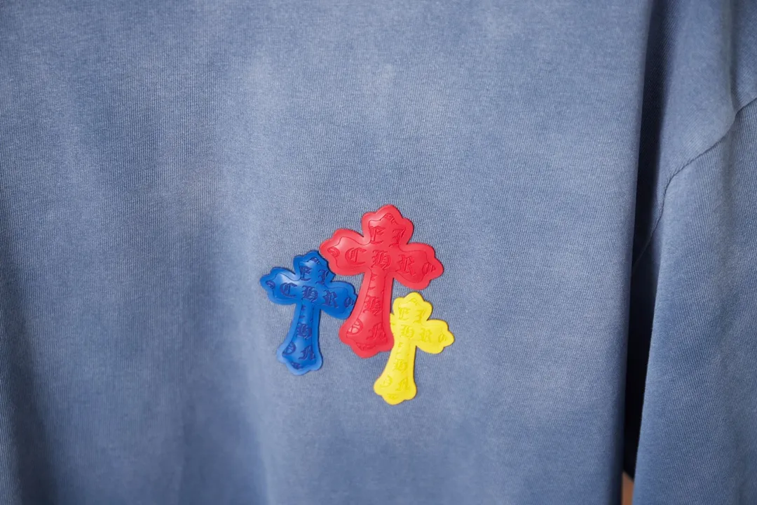 🅿️210 Ch*ome Hearte 25SS early spring new style Three-dimensional sponge thick version Chloë Hearte logo short sleeves Light luxury essential item for daily commuting for men and women Correct version Welcome to compare Detailed features · 320g 100% pure cotton double yarn jersey fabric · Custom dyed in the same vat with special thickened 32 count double-ply 1X1 thread · Three-dimensional sponge thick version Chloé Hearte logo printing · Ready-to-wear dyeing Then do the faded fried snowflake process, then wash it to make it look old · General washing to improve the effect · Double-needle stitching and cross-stitch process · Original main mark, washed tag, brand moisture-proof paper packaging Color: white/black/green/blue Size: S/M/L/XL